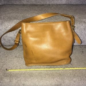 Vintage Coach leather shoulder bag